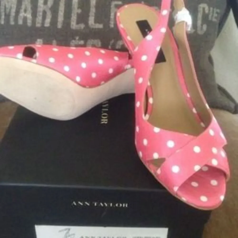 New - pretty Ann Taylor slingback - Picture 2 of 3